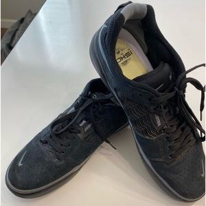 Nike ISHOD. Size 9.5 only work handful times, skateboarding shoes